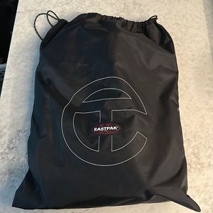 Telfar X EASTPAK Shopping Bag MEDIUM in Black